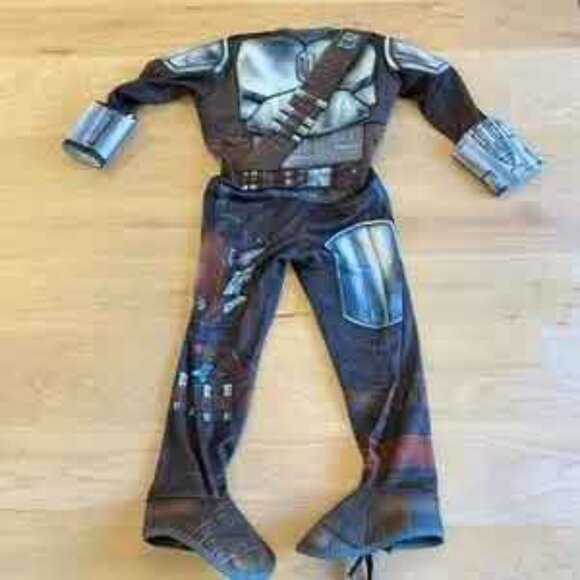 BRAND NEW LICENSED 4PC MANDALORIAN STAR WARS KIDS COSTUME SIZE M (7-8) - Picture 3 of 6